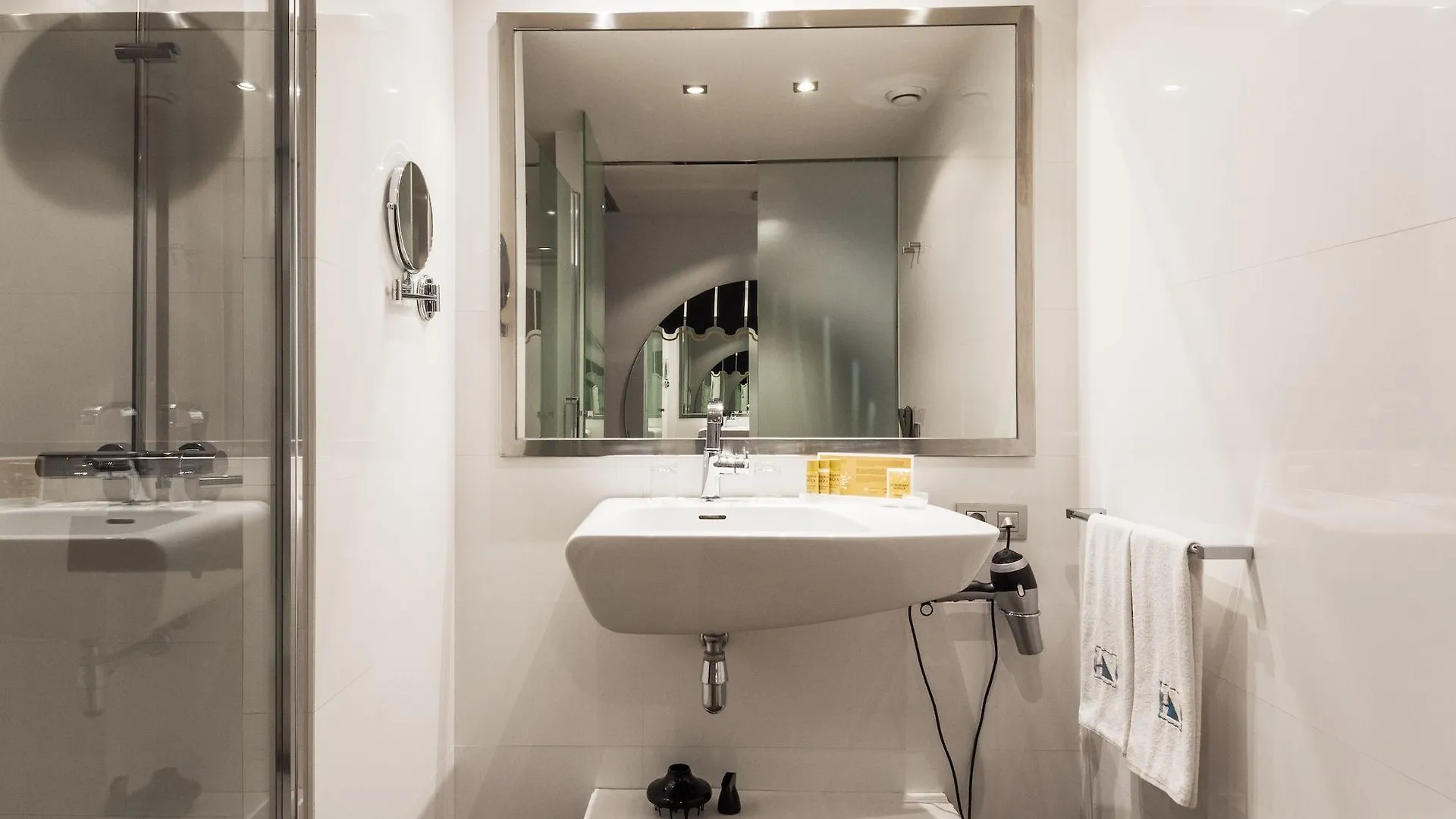 Ikonik Ramblas Barcelona Hotel
