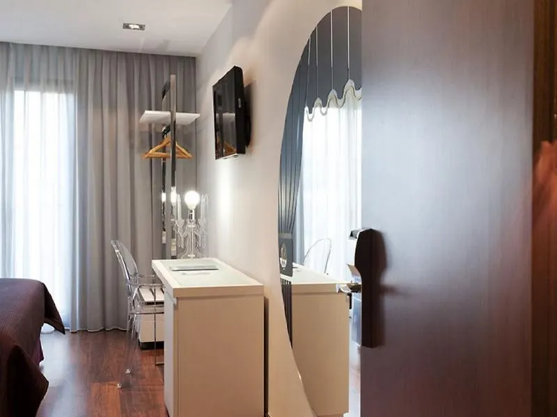Ikonik Ramblas Barcelona Hotel